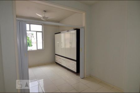 Sala / Quarto de kitnet/studio para alugar com 1 quarto, 25m² em Flamengo, Rio de Janeiro