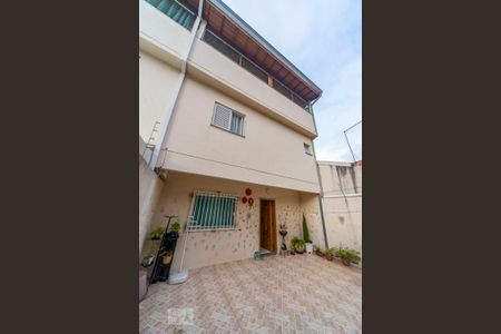 Casa à venda com 99m², 2 quartos e 2 vagasGaragem e quintal