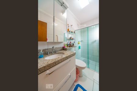 Casa à venda com 99m², 2 quartos e 2 vagasBanheiro do Quarto 1