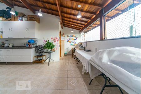Casa à venda com 99m², 2 quartos e 2 vagasCobertura