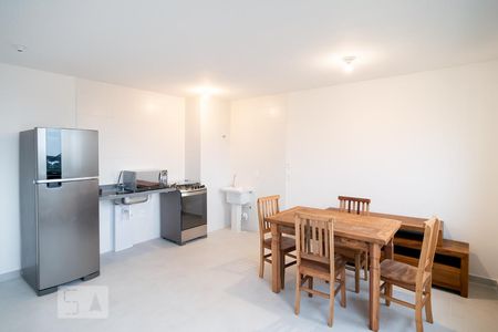 Sala / Cozinha de apartamento para alugar com 1 quarto, 34m² em Jurubatuba, São Paulo