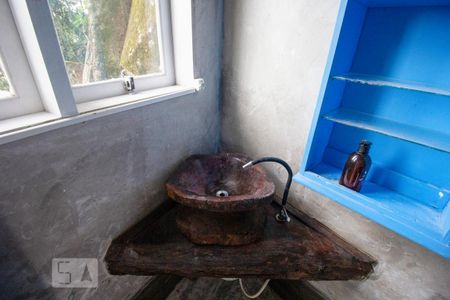 Casa para alugar com 80m², 1 quarto e 3 vagasBanheiro