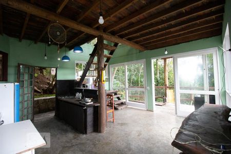 Sala e cozinha de casa para alugar com 1 quarto, 80m² em Rio Tavares, Florianópolis