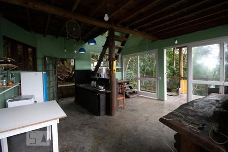 Sala de casa para alugar com 1 quarto, 80m² em Rio Tavares, Florianópolis