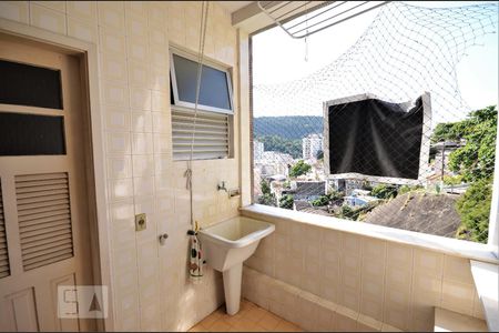 Apartamento à venda com 113m², 3 quartos e 1 vagaÁrea de Serviço