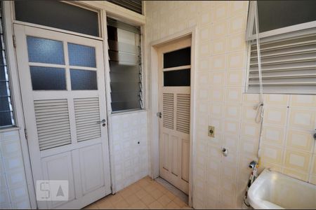 Apartamento à venda com 113m², 3 quartos e 1 vagaÁrea de Serviço