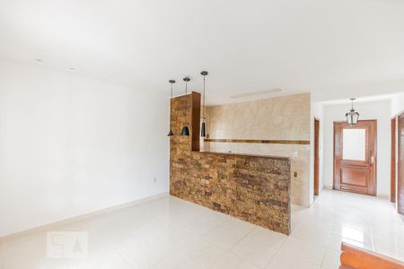 Sala de casa à venda com 6 quartos, 300m² em Badu, Niterói