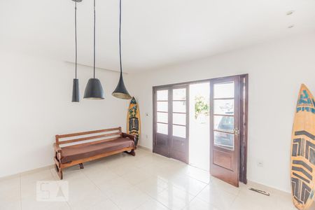 Sala de casa para alugar com 6 quartos, 300m² em Badu, Niterói