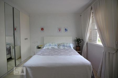 Casa de condomínio à venda com 175m², 4 quartos e 4 vagasQuarto 1 - Suíte