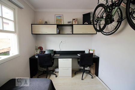 Casa de condomínio à venda com 175m², 4 quartos e 4 vagasQuarto 4