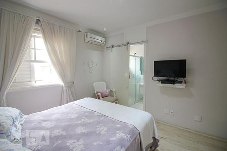 Casa de condomínio à venda com 175m², 4 quartos e 4 vagasQuarto 1 - Suíte