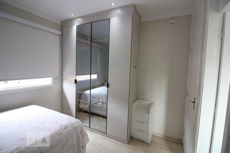 Casa de condomínio à venda com 175m², 4 quartos e 4 vagasQuarto 3 - Suíte