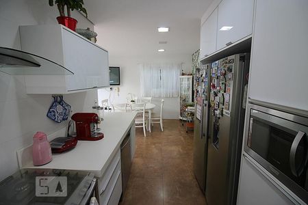 Casa de condomínio à venda com 175m², 4 quartos e 4 vagasCozinha