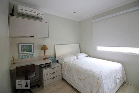 Casa de condomínio à venda com 175m², 4 quartos e 4 vagasQuarto 3 - Suíte