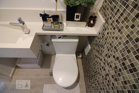 Casa de condomínio à venda com 175m², 4 quartos e 4 vagasLavabo