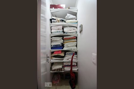 Casa de condomínio à venda com 175m², 4 quartos e 4 vagasDispensa dos Quartos