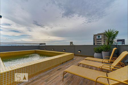 Studio para alugar com 24m², 1 quarto e sem vaga Studio para alugar com 24m², 1 quarto e sem vagaÁrea comum - Piscina