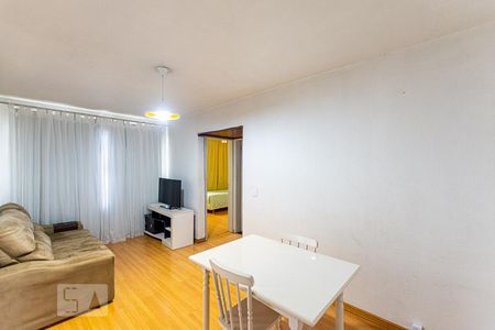 Sala de Apartamento com 2 quartos, 65m² São Lourenço