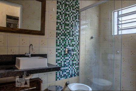 Banheiro de casa à venda com 3 quartos, 300m² em Vila Amália (zona Norte), São Paulo