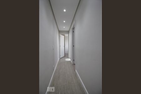 Corredor de apartamento para alugar com 2 quartos, 46m² em Jardim Novo Taboão, São Paulo