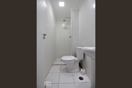 Banheiro da suíte de apartamento para alugar com 2 quartos, 46m² em Jardim Novo Taboão, São Paulo