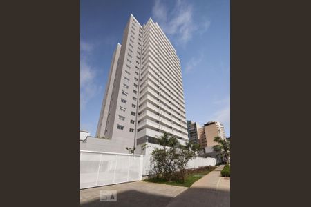 Studio para alugar com 42m², 1 quarto e 1 vaga Studio para alugar com 42m², 1 quarto e 1 vagaFachada