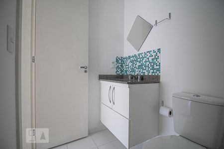 Studio para alugar com 42m², 1 quarto e 1 vaga Studio para alugar com 42m², 1 quarto e 1 vagaBanheiro