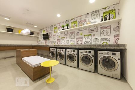 Studio para alugar com 42m², 1 quarto e 1 vaga Studio para alugar com 42m², 1 quarto e 1 vagaLavanderia