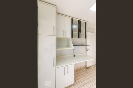 Apartamento à venda com 70m², 2 quartos e 2 vagas Apartamento à venda com 70m², 2 quartos e 2 vagasCozinha
