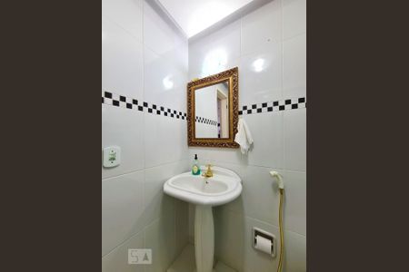 Apartamento à venda com 74m², 2 quartos e 1 vagaBanheiro Social