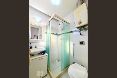 Apartamento à venda com 74m², 2 quartos e 1 vagaBanheiro da Suíte