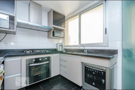 Apartamento para alugar com 104m², 2 quartos e 2 vagasCozinha