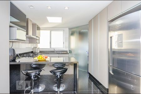 Apartamento para alugar com 104m², 2 quartos e 2 vagasCozinha