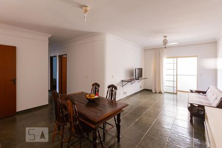Sala de apartamento para alugar com 3 quartos, 95m² em Jardim Irajá, Ribeirão Preto