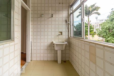 Apartamento à venda com 142m², 2 quartos e 1 vagaÁrea de Serviço