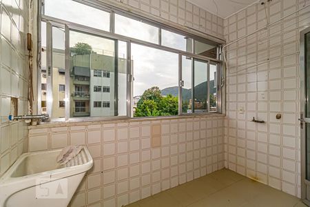 Apartamento à venda com 142m², 2 quartos e 1 vagaÁrea de Serviço