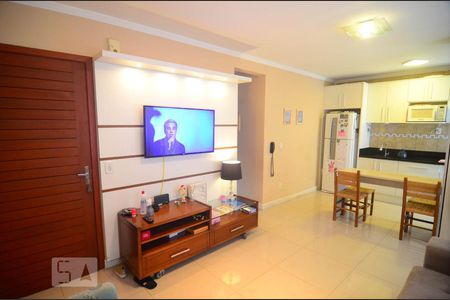 Sala de casa de condomínio à venda com 2 quartos, 64m² em Olaria, Canoas