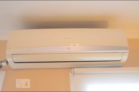 Sala de casa de condomínio à venda com 2 quartos, 64m² em Olaria, Canoas