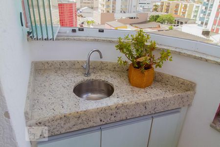 Sacada da Sala de apartamento para alugar com 3 quartos, 120m² em Campinas, São José