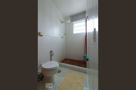 Studio para alugar com 48m², 1 quarto e sem vaga Studio para alugar com 48m², 1 quarto e sem vagaBanheiro