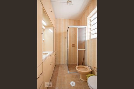 Casa para alugar com 342m², 3 quartos e 2 vagas Casa para alugar com 342m², 3 quartos e 2 vagasBanheiro da Suite