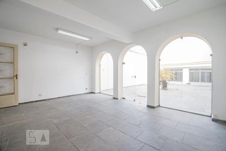 Casa para alugar com 342m², 3 quartos e 2 vagas Casa para alugar com 342m², 3 quartos e 2 vagasSalão 1