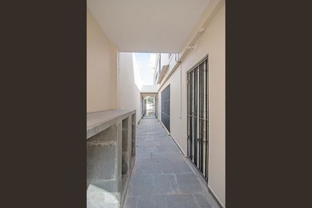 Casa para alugar com 342m², 3 quartos e 2 vagas Casa para alugar com 342m², 3 quartos e 2 vagasCorredor Lateral