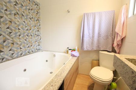 Casa à venda com 145m², 3 quartos e 4 vagasBanheiro da suite - Quarto 3