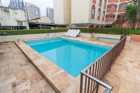 Apartamento à venda com 75m², 3 quartos e 2 vagas Apartamento à venda com 75m², 3 quartos e 2 vagasÁrea comum - Piscina