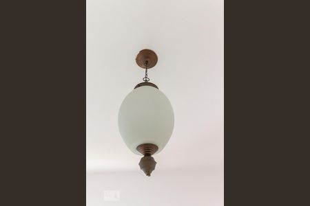 Apartamento à venda com 75m², 3 quartos e 2 vagas Apartamento à venda com 75m², 3 quartos e 2 vagasQuarto 1 - Lustre