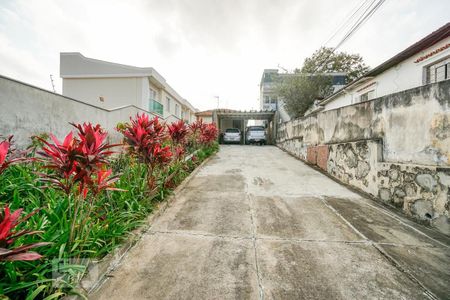 Casa à venda com 560m², 4 quartos e 8 vagas Casa à venda com 560m², 4 quartos e 8 vagasGaragem