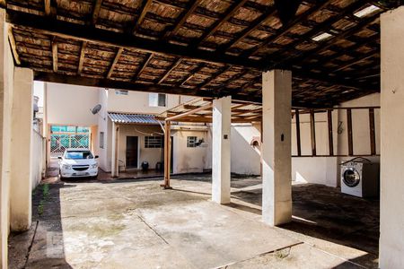 Casa para alugar com 185m², 3 quartos e 8 vagas Casa para alugar com 185m², 3 quartos e 8 vagasQuintal