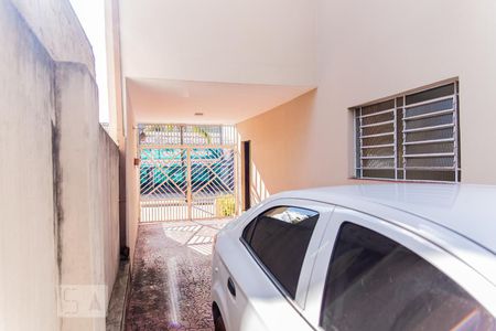 Casa para alugar com 185m², 3 quartos e 8 vagas Casa para alugar com 185m², 3 quartos e 8 vagasGaragem