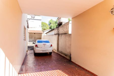 Casa para alugar com 185m², 3 quartos e 8 vagas Casa para alugar com 185m², 3 quartos e 8 vagasGaragem
